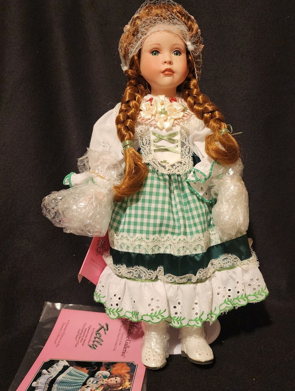 KELLY - MUSICAL - VINTAGE-  Paradise Galleries doll    FREE SHIPPING